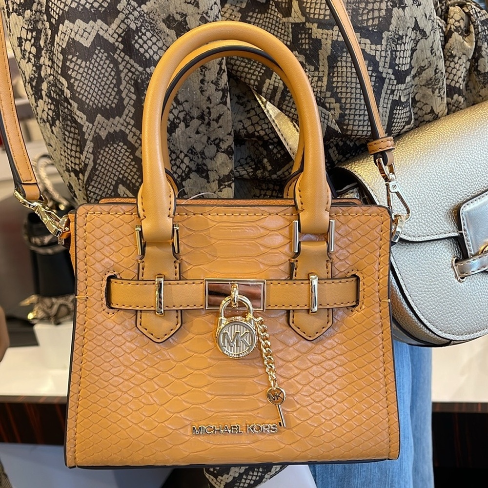 Michael Kors Hamilton XS Satchel Handbag Xbody Crossbody Leather Cider
NWT - Picture 1 of 16